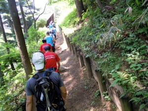 ここから上が急な登り坂、登り切れば折り返し地点